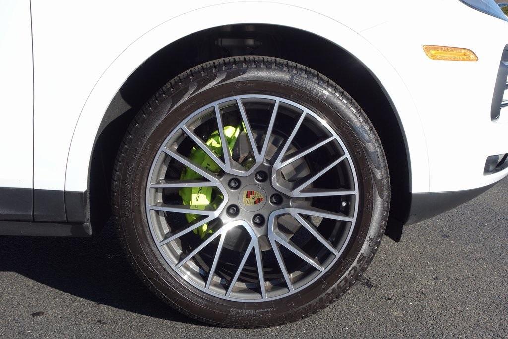 Used 2019 Porsche Cayenne S Hybrid for sale Sold at McLaren North Jersey in Ramsey NJ 07446 6