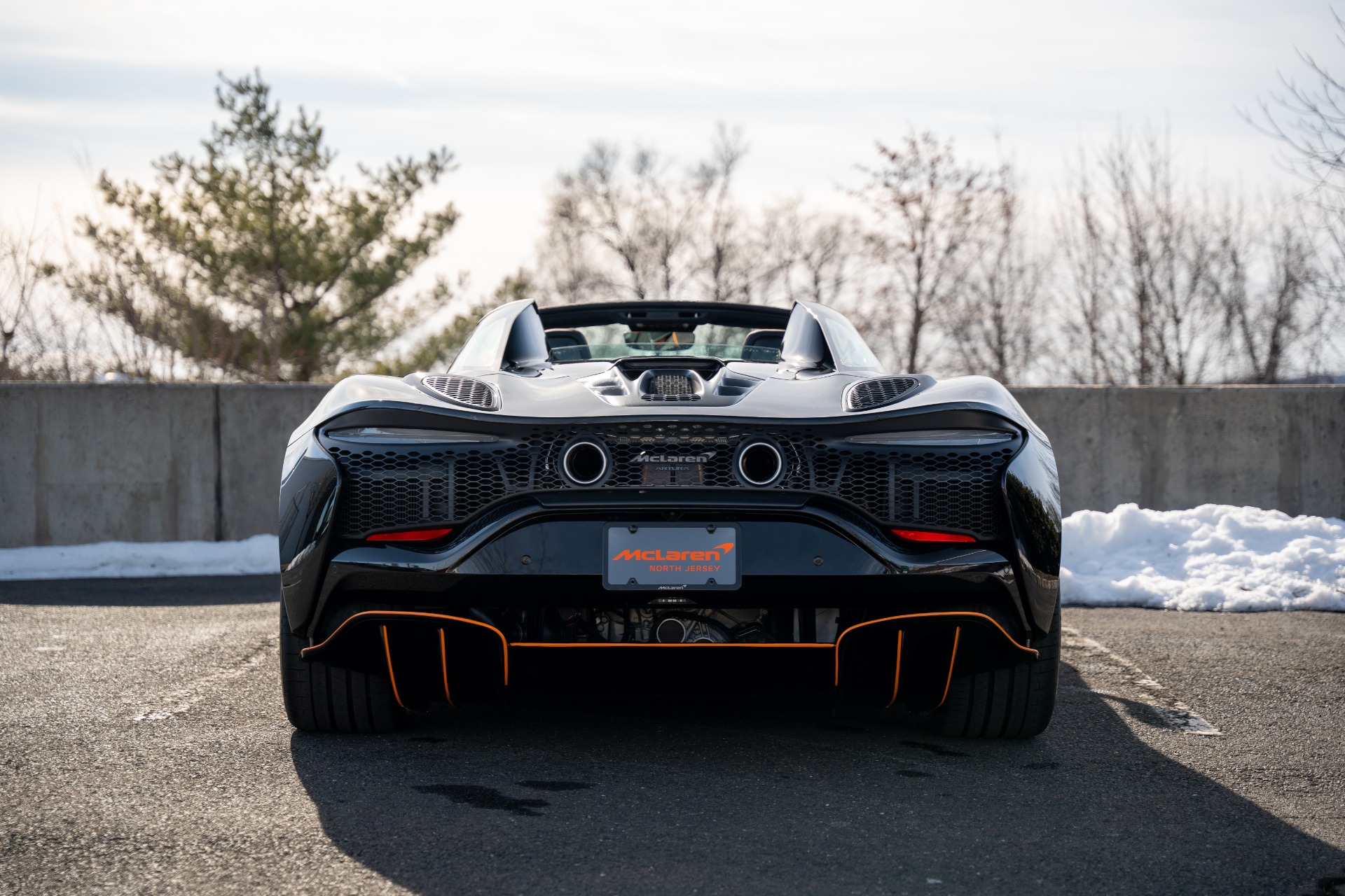 Arachna New Yorkブラック New-2025-McLaren-Artura-Spider