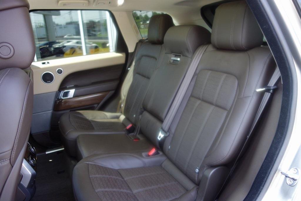 2017 Land Rover Range Rover Sport Sd4 Hse £32,990