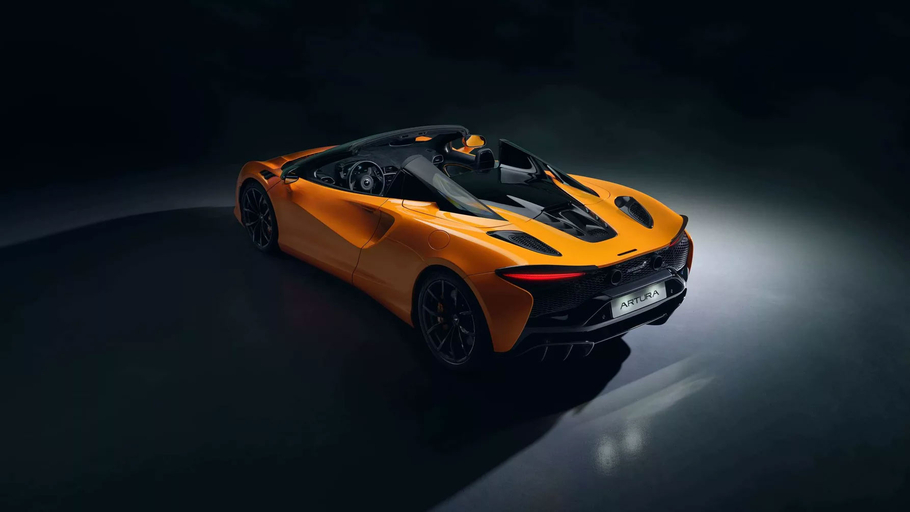 Artura Spider Prominent McLaren Dealership in New York